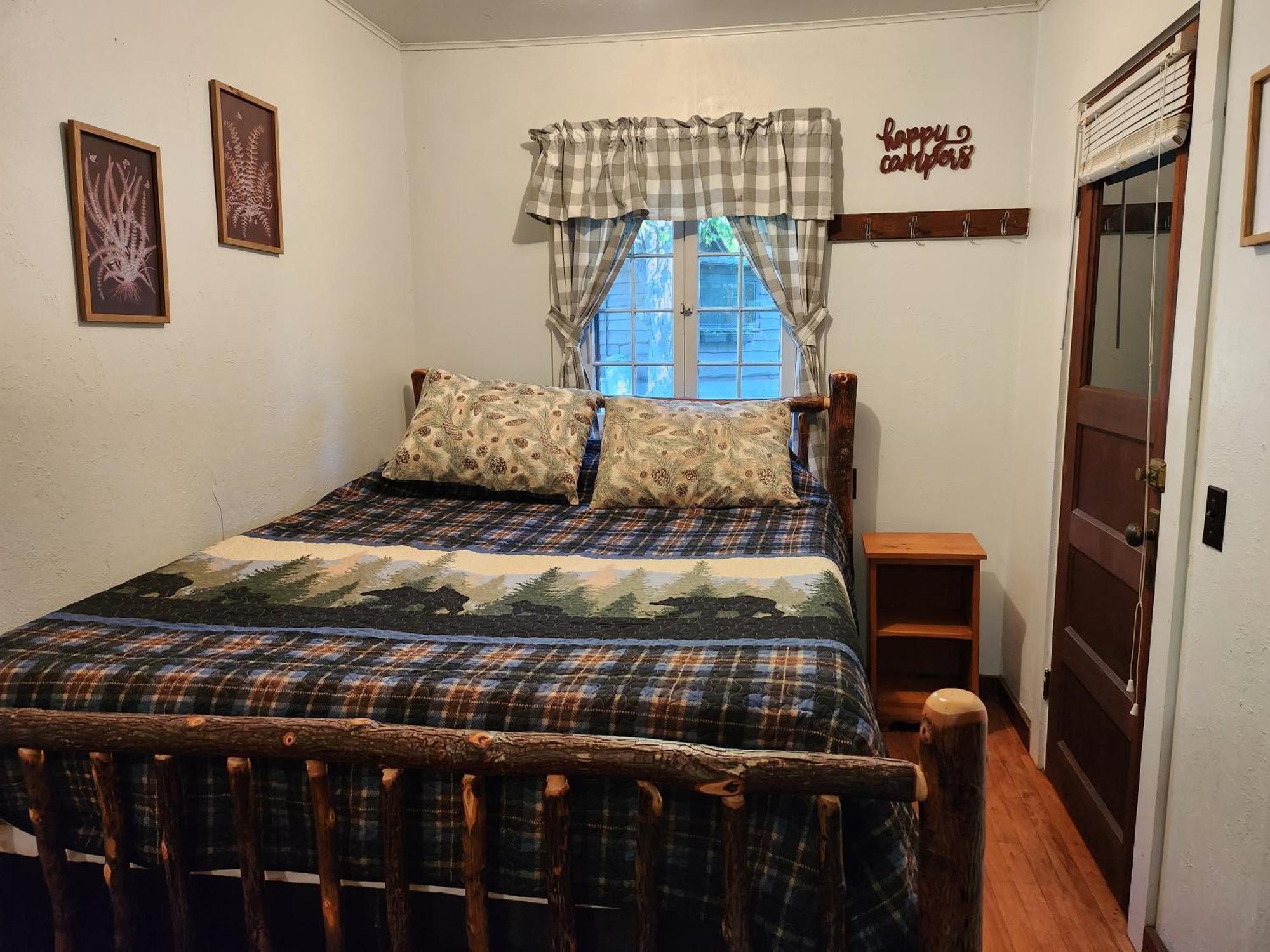 Moreno'S Adirondack Cabins サラナク・レイク エクステリア 写真