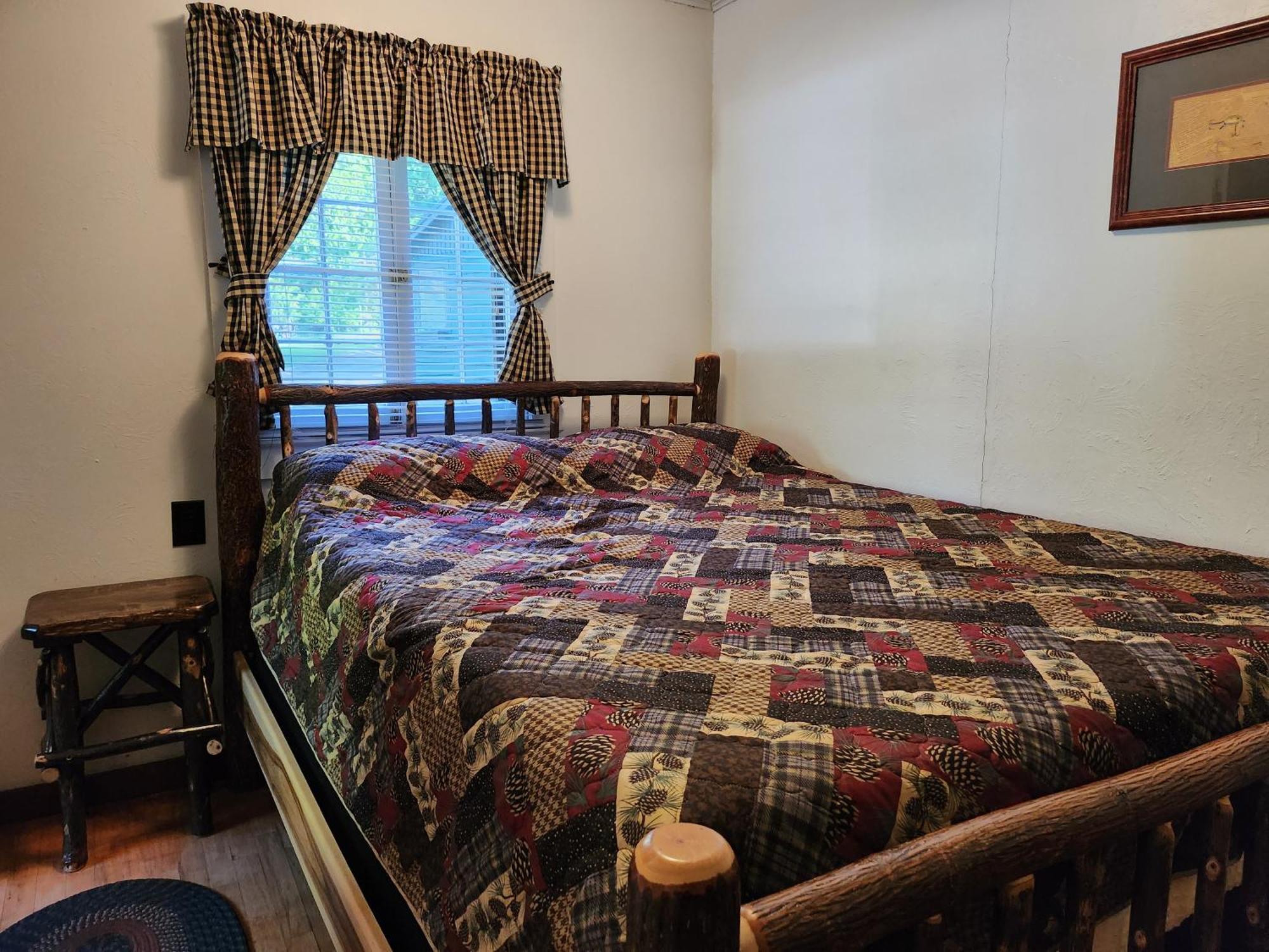 Moreno'S Adirondack Cabins サラナク・レイク エクステリア 写真