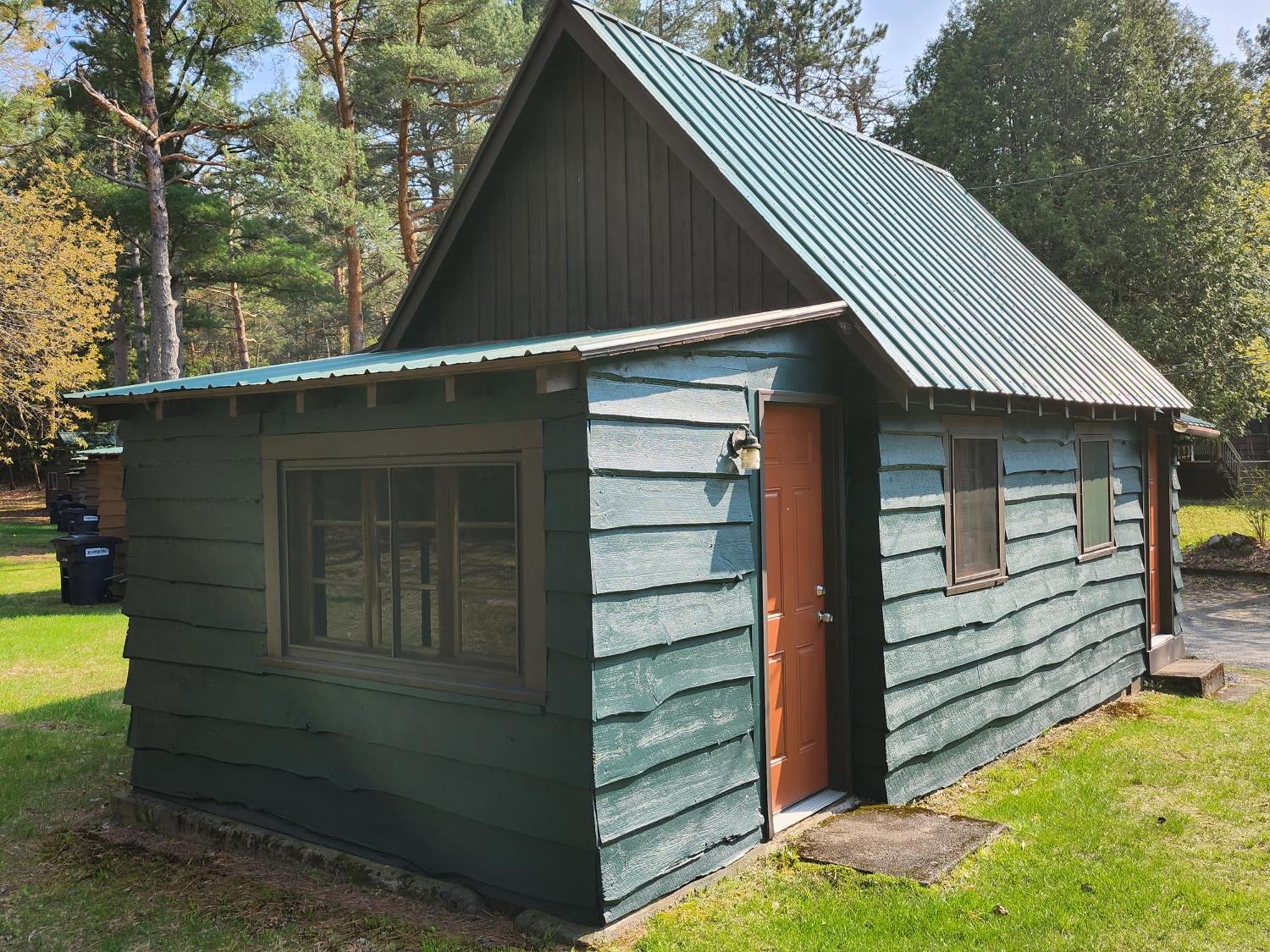 Moreno'S Adirondack Cabins サラナク・レイク エクステリア 写真