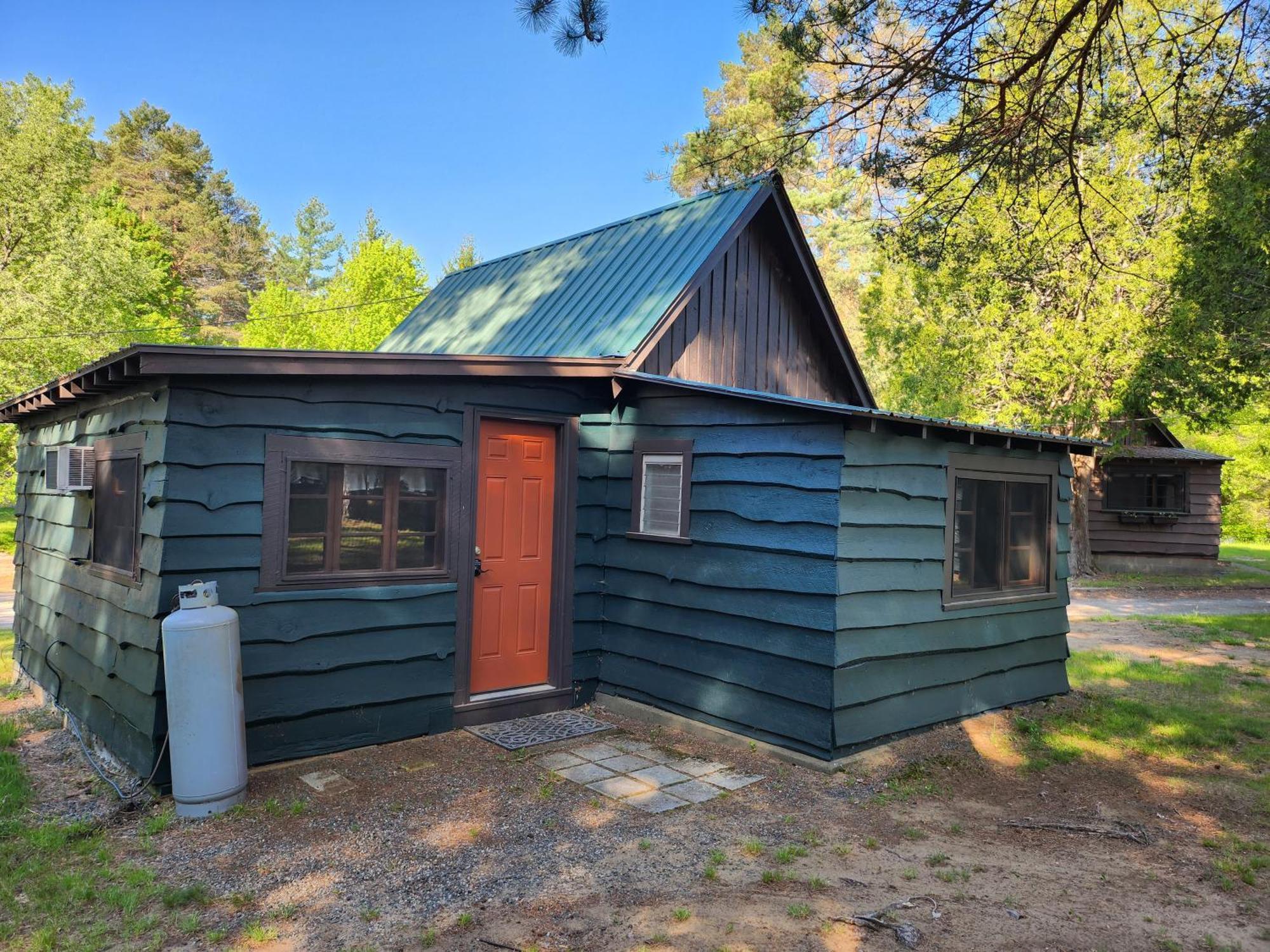 Moreno'S Adirondack Cabins サラナク・レイク エクステリア 写真