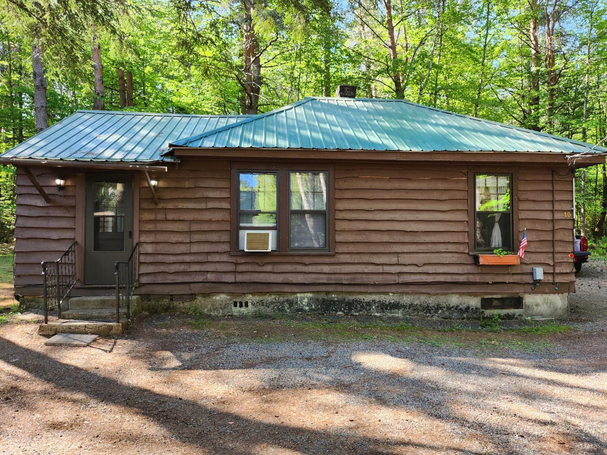 Moreno'S Adirondack Cabins サラナク・レイク エクステリア 写真