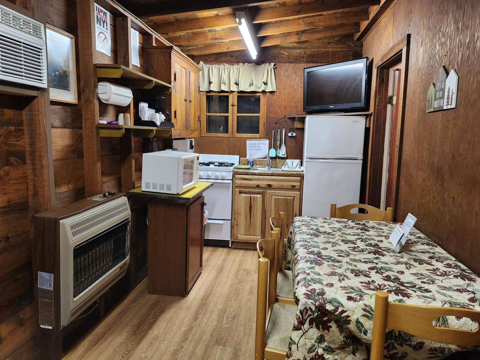 Moreno'S Adirondack Cabins サラナク・レイク エクステリア 写真