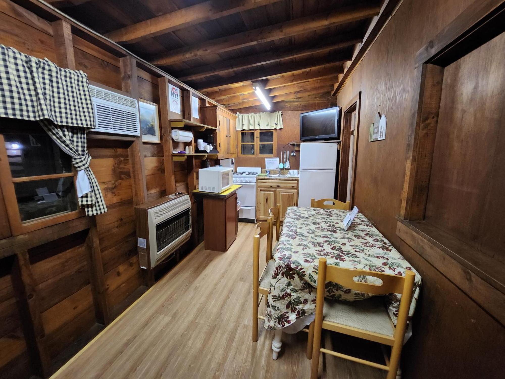 Moreno'S Adirondack Cabins サラナク・レイク エクステリア 写真