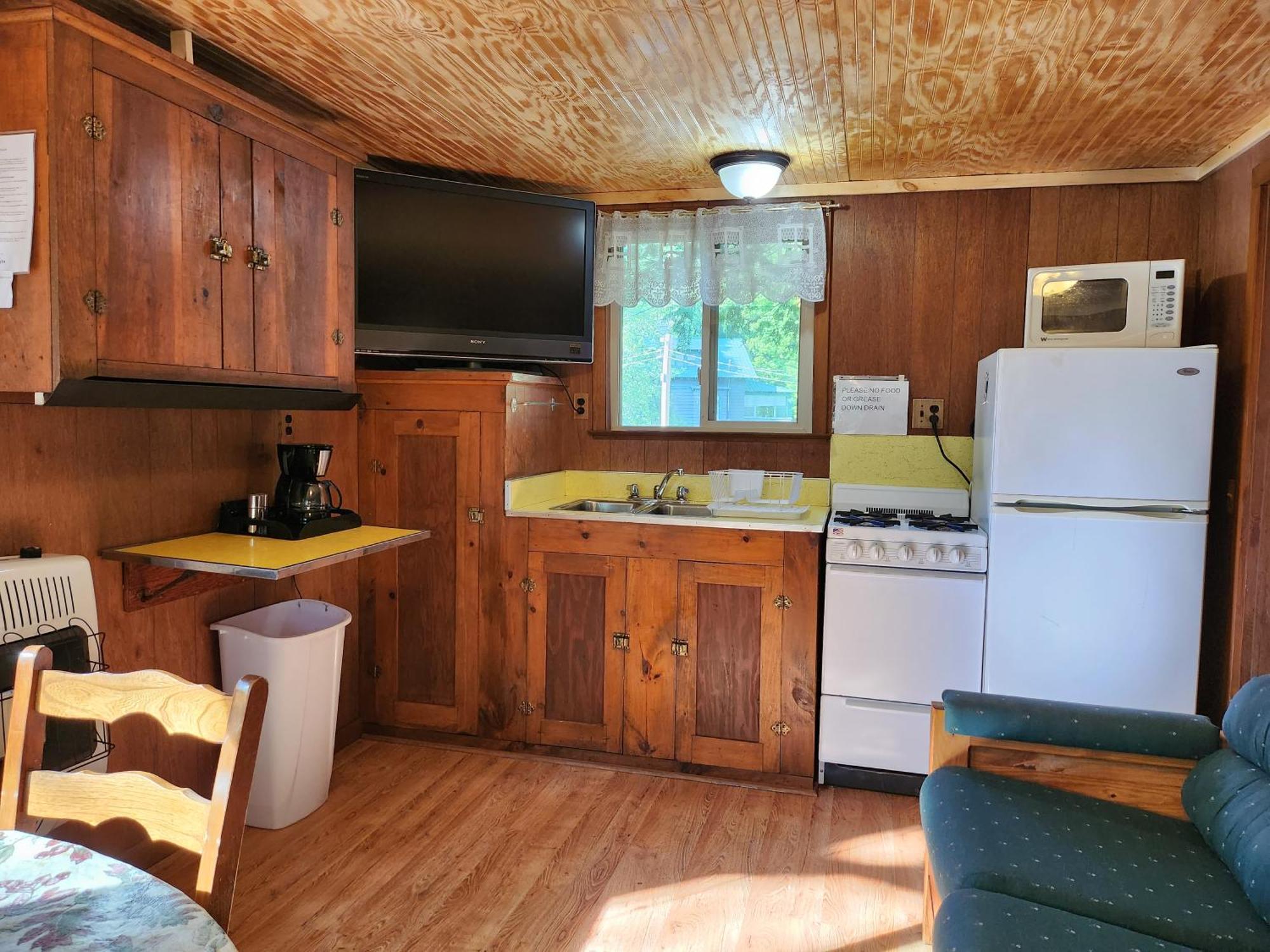 Moreno'S Adirondack Cabins サラナク・レイク エクステリア 写真