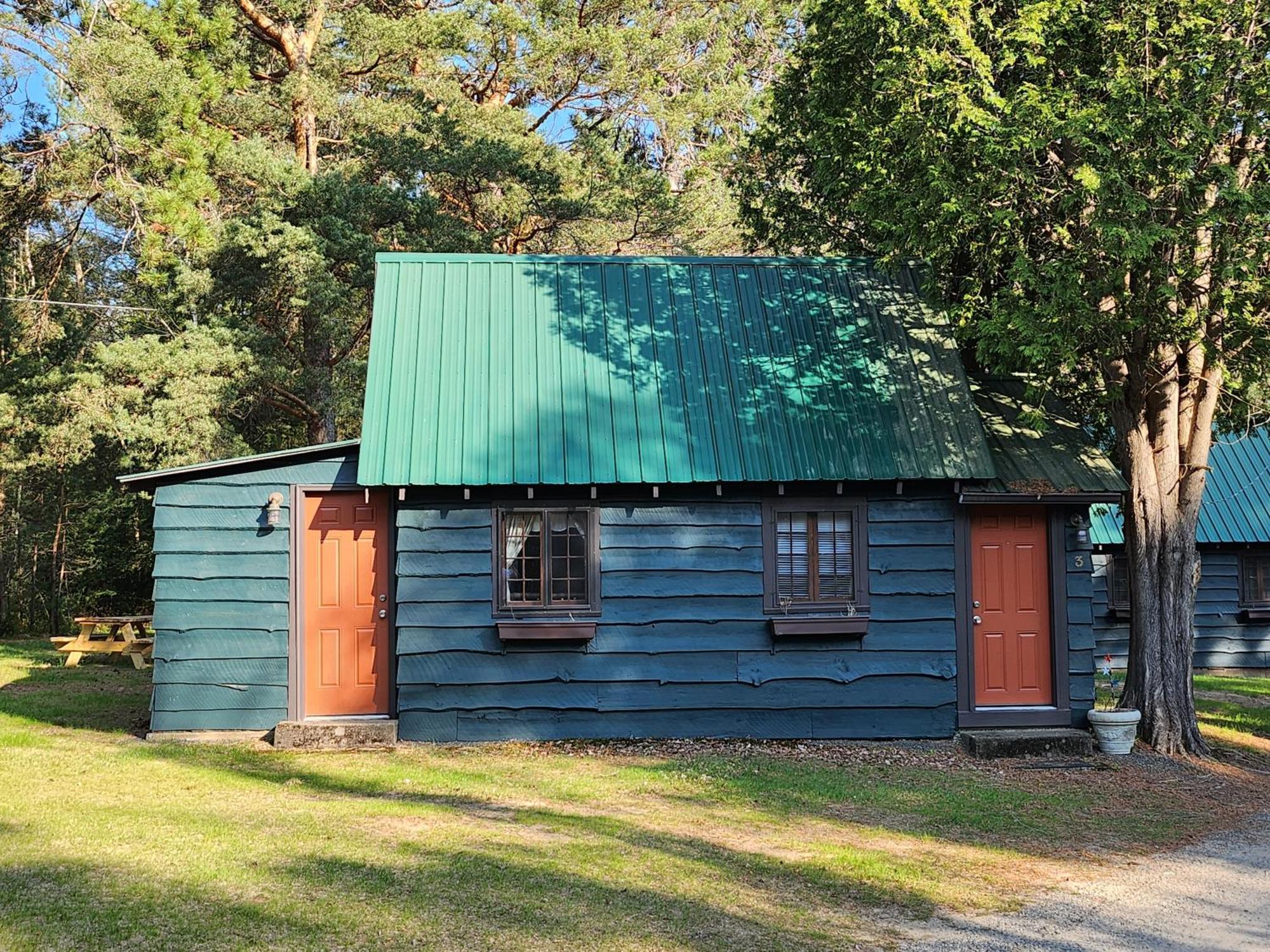 Moreno'S Adirondack Cabins サラナク・レイク エクステリア 写真